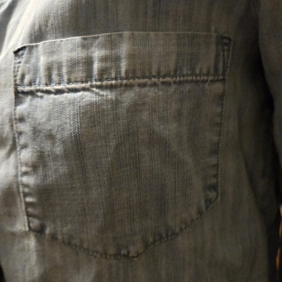 Bella Dahl Button Down Shirt With Open Back Size Small - Picture 2 of 12